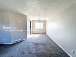 663 Seawell Dr in Colorado Springs, CO - Foto de edificio - Building Photo