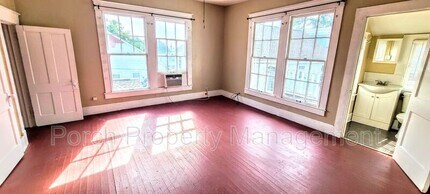 320 N Barcelona St in Pensacola, FL - Building Photo - Building Photo