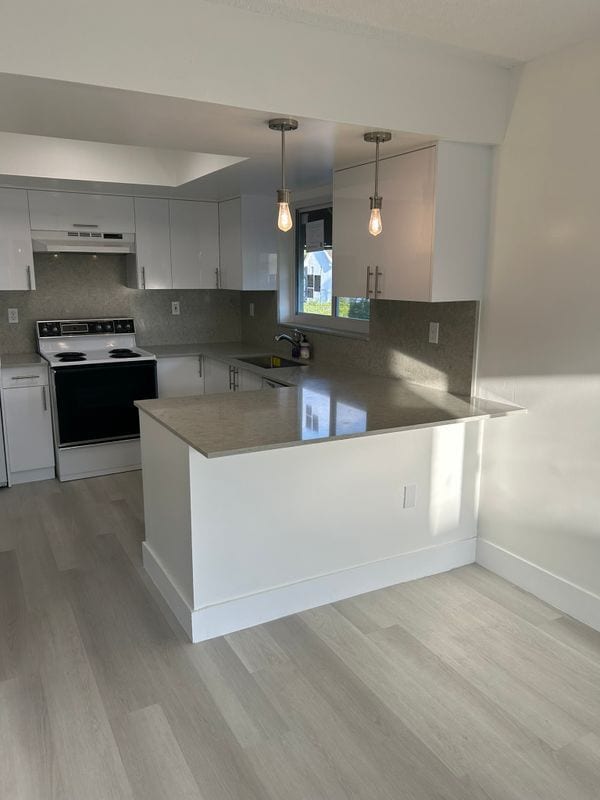 11163 NW 7th St in Miami, FL - Foto de edificio - Building Photo