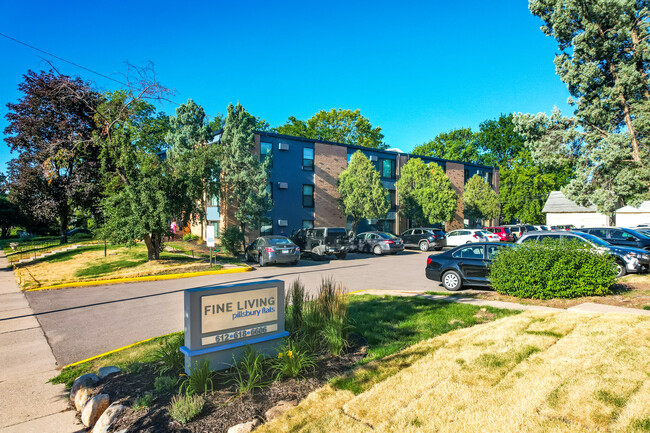 Pillsbury Flats in Minneapolis, MN - Foto de edificio - Building Photo