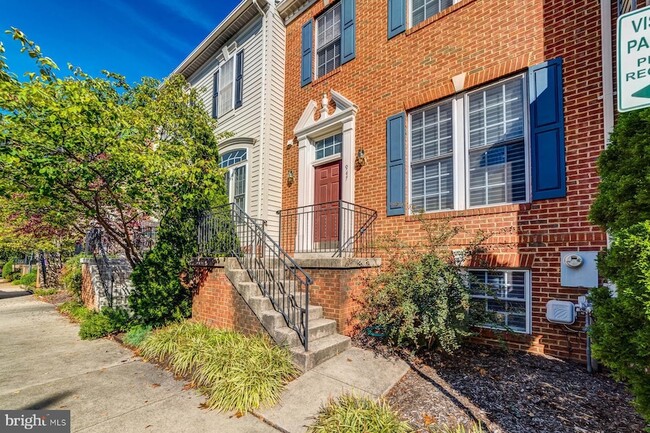 property at 947 Harrison Cir