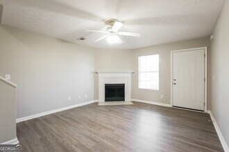 35 Summer Breeze Ct in Covington, GA - Building Photo - Building Photo