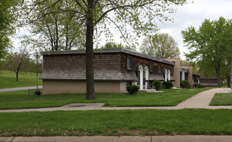 North Brighton Townhouses Apartments