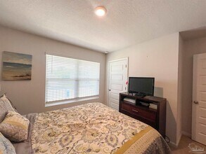 5474 Merlin in Milton, FL - Building Photo - Building Photo