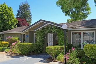 Westwinds Apartment Homes in Livermore, CA - Foto de edificio - Building Photo