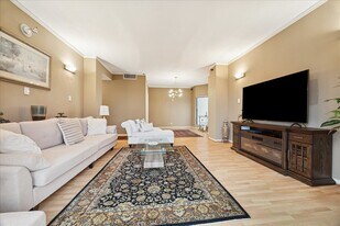 661 Bering Dr in Houston, TX - Building Photo