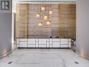 50 Charles St E in Toronto, ON - Building Photo - Building Photo