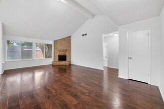 1122 Woodbridge Ave in Pearland, TX - Building Photo - Building Photo