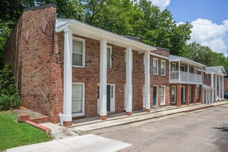 Canterbury Gardens in Starkville, MS - Foto de edificio - Building Photo