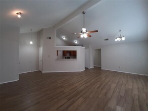 6511 Santa Rita Dr in Houston, TX - Building Photo - Building Photo