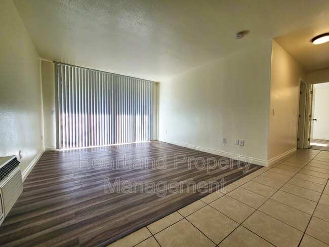 1350 N Escondido Blvd in Escondido, CA - Building Photo - Building Photo