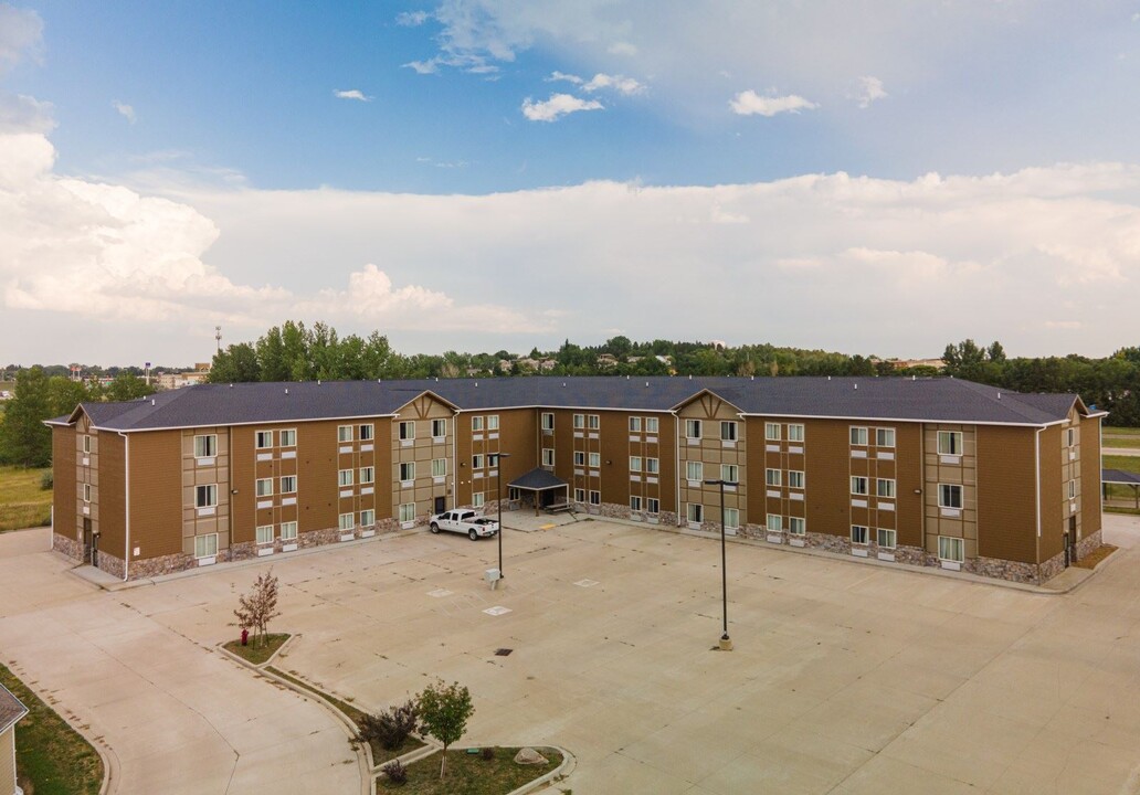 The Bakken Lodge in Dickinson, ND - Building Photo