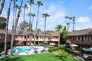 Palm Shadows Apartments in Chula Vista, CA - Building Photo
