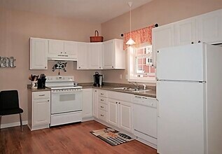 15 Minuteman Dr, Unit 1 in Scarborough, ME - Building Photo - Building Photo