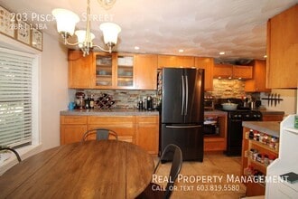 203 Piscassic St in Newmarket, NH - Building Photo - Building Photo