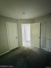 15318 Whitcomb in Detroit, MI - Building Photo - Building Photo