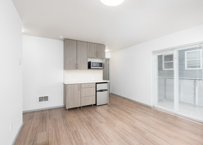 Vistana Apartments in Seattle, WA - Building Photo - Building Photo