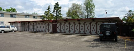 Circle Drive Court in Corvallis, OR - Building Photo - Building Photo