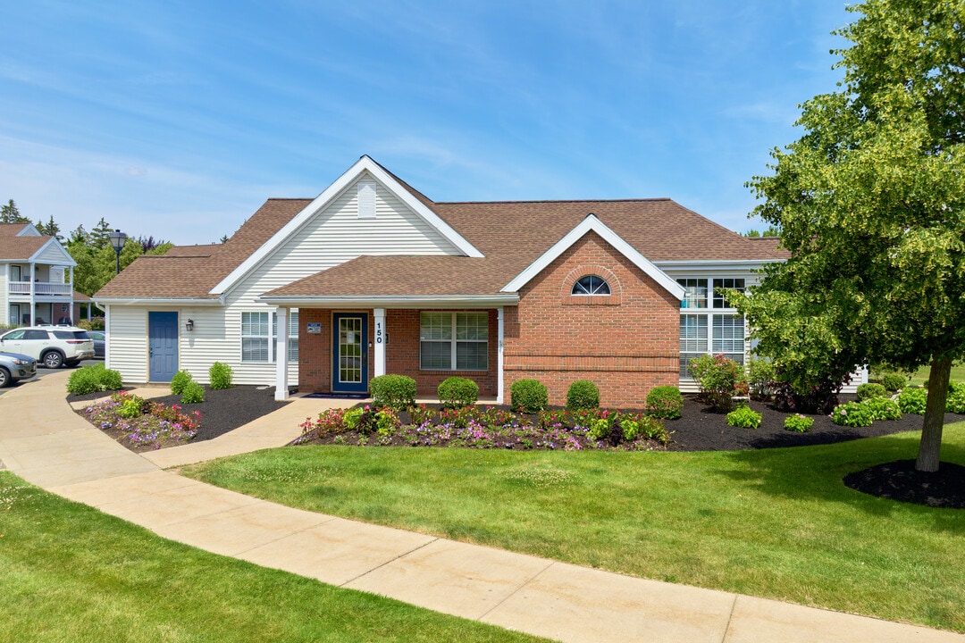 Daniel's Creek at Baytowne in Webster, NY - Foto de edificio