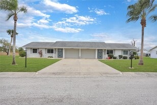 1311 New Bedford Dr in Sun City Center, FL - Building Photo
