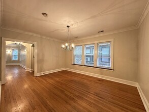 2619 W Greenleaf Ave in Chicago, IL - Building Photo - Building Photo