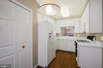 2301 Village Crossing Rd in Falls Church, VA - Building Photo - Building Photo