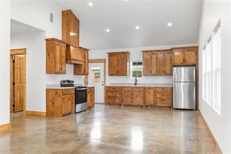 512 5th St in Blanket, TX - Building Photo - Building Photo