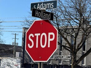 1111 Holland St in Birmingham, MI - Foto de edificio - Building Photo