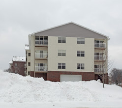 Oak Hill in North St. Paul, MN - Foto de edificio - Building Photo