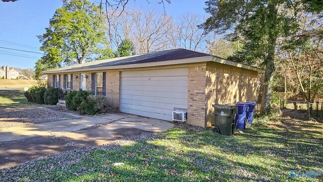 712 Larry Dr in Madison, AL - Building Photo - Building Photo