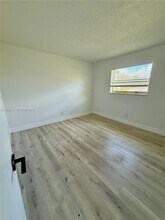 841 SW 74th Terrace in North Lauderdale, FL - Building Photo - Building Photo