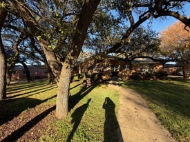 725 Falcon Dr in Waco, TX - Building Photo