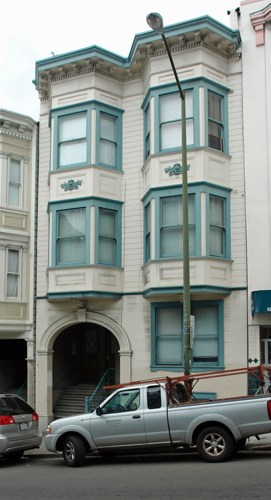 929 Pacific Ave in San Francisco, CA - Building Photo