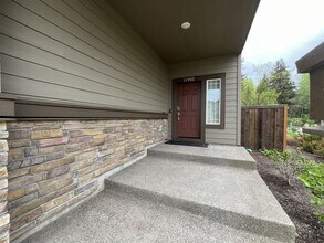 12902 SW Incline Dr in Beaverton, OR - Building Photo - Building Photo