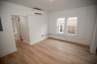 1388 W 83rd St, Unit 414 in Cleveland, OH - Building Photo