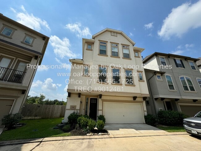 property at 2018 Royal Landing Dr