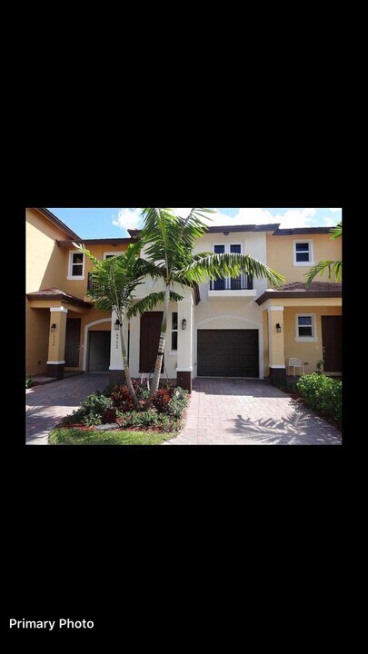 6996 Long Pine Cir in Coconut Creek, FL - Building Photo
