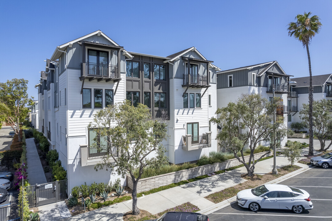 Carlyle Carlsbad Village in Carlsbad, CA - Building Photo