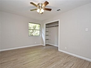 5502 Rose Hill Cir in Austin, TX - Building Photo - Building Photo