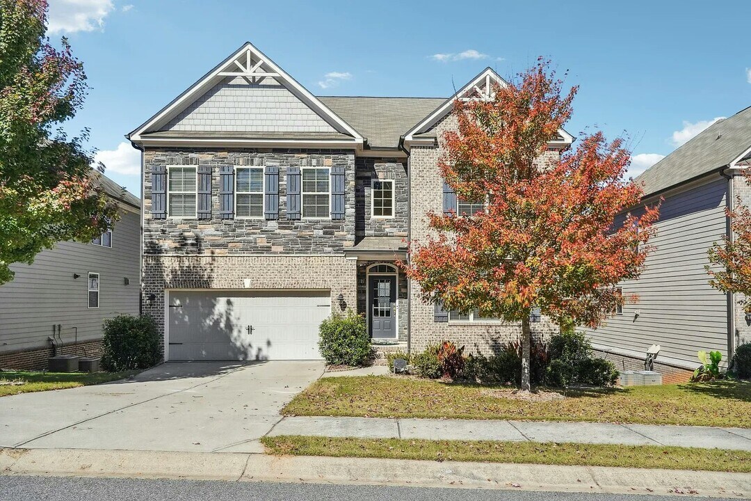 670 Bell Creek Rd in Cumming, GA - Building Photo