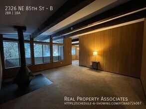 2326 NE 85th St in Seattle, WA - Building Photo - Building Photo