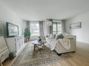 430-430 Stewart Ave in Nanaimo, BC - Building Photo - Building Photo