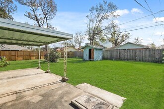 1207 Stonecrest Dr in Houston, TX - Building Photo - Building Photo