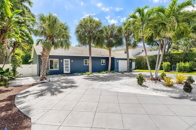 930 NW 4th Ct in Boca Raton, FL - Foto de edificio - Building Photo