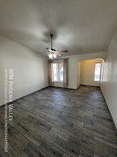 305 E Behrend Dr in Phoenix, AZ - Building Photo - Building Photo