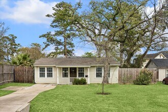 1062 W 41st St in Houston, TX - Building Photo - Building Photo