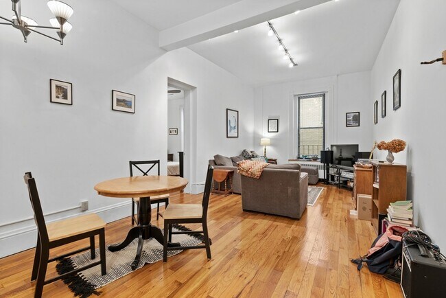 property at 271 Dartmouth St