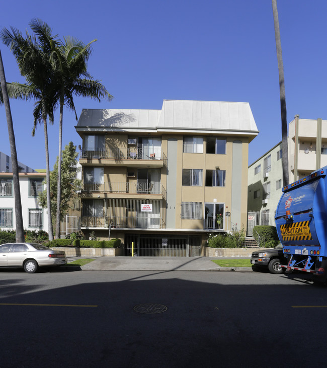 531 S Mariposa Ave in Los Angeles, CA - Foto de edificio - Building Photo