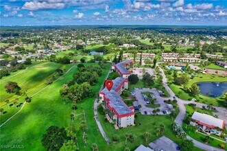 4372 27th Ct SW in Naples, FL - Foto de edificio - Building Photo