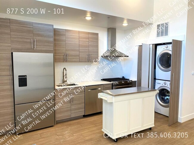 877 S 200 W in Salt Lake City, UT - Building Photo - Building Photo